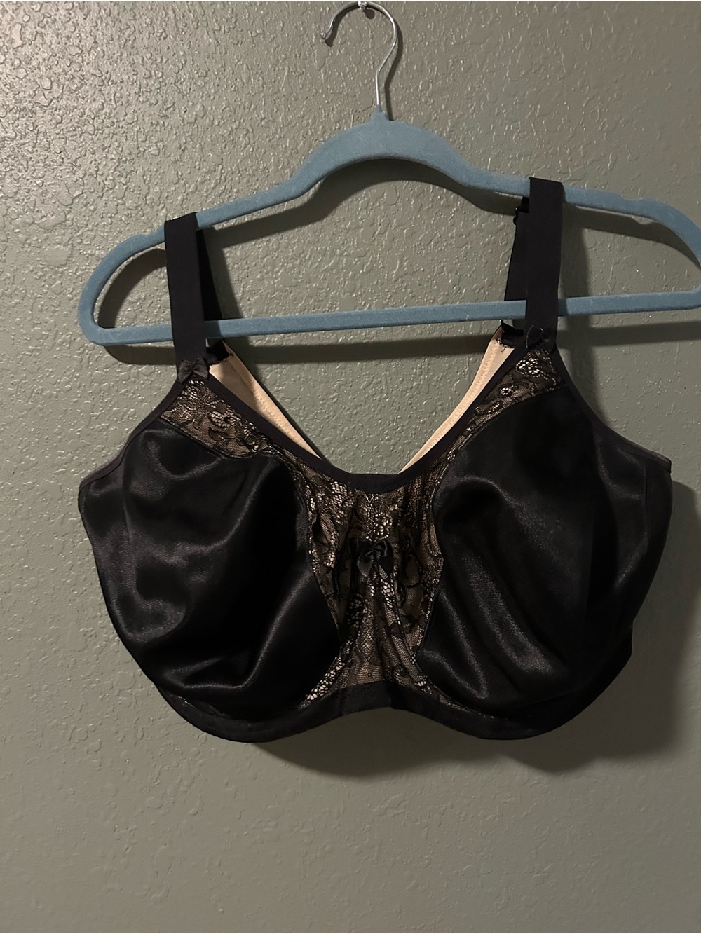 Goddess black lace bra with satin finish and lace trim, size 40J #lingerie